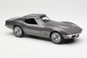 Chevrolet Corvette C3 Spider Laguna Grigio Metallizzato AUTOart 1:18 71173 Pressofusione — immagine 6 di 8