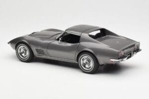 Chevrolet Corvette C3 Spider Laguna Grigio Metallizzato AUTOart 1:18 71173 Pressofusione — immagine 7 di 8