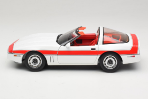 Chevrolet Corvette C4 A-Team Bianco GreenLight 1:18 13532 Pressofusione — immagine 4 di 8