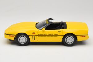 Chevrolet Corvette C4 Indianapolis 500 Pace Car Giallo Greenlight 1:18 11801-06 Pressofusione — immagine 4 di 8