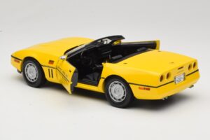 Chevrolet Corvette C4 Indianapolis 500 Pace Car Giallo Greenlight 1:18 11801-06 Pressofusione — immagine 5 di 8