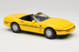 Chevrolet Corvette C4 Indianapolis 500 Pace Car Giallo Greenlight 1:18 11801-06 Pressofusione — immagine 6 di 8