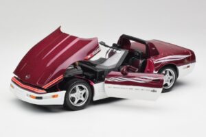 Chevrolet Corvette C4 Indy 500 Pace Car Maisto 1:18 56011 Pressofusione — immagine 2 di 8