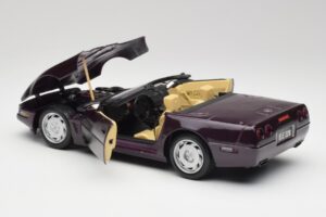 Chevrolet Corvette C4 LT4 Cabriolet Viola Metallizzato Maisto 1:18 50277 Pressofusione — immagine 5 di 8