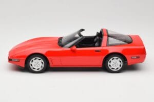 Chevrolet Corvette C4 Torch Red GT Spirit 1:18 GT537 Resina — immagine 3 di 6