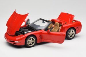 Chevrolet Corvette C5 Cabriolet Rosso UT Models 1:18 21006 Pressofusione — immagine 2 di 8