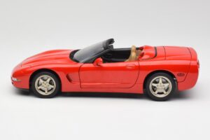 Chevrolet Corvette C5 Cabriolet Rosso UT Models 1:18 21006 Pressofusione — immagine 4 di 8