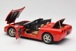 Chevrolet Corvette C5 Cabriolet Rosso UT Models 1:18 21006 Pressofusione — immagine 5 di 8