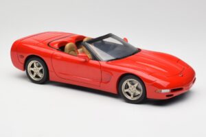 Chevrolet Corvette C5 Cabriolet Rosso UT Models 1:18 21006 Pressofusione — immagine 6 di 8