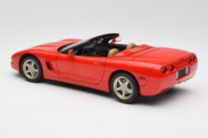 Chevrolet Corvette C5 Cabriolet Rosso UT Models 1:18 21006 Pressofusione — immagine 7 di 8