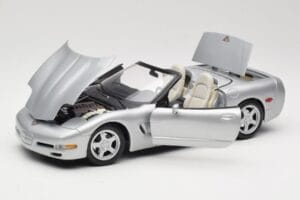 Chevrolet Corvette C5 Cabriolet Argento Maisto 1:18 50317 Pressofusione — immagine 2 di 8
