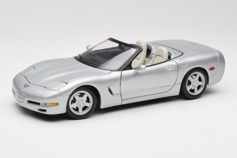 Chevrolet Corvette C5 Cabriolet Argento Maisto 1:18 50317 Pressofusione