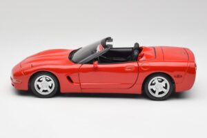 Chevrolet Corvette C5 Cabriolet Torch Rosso Maisto 1:18 50318 Pressofusione — immagine 4 di 8