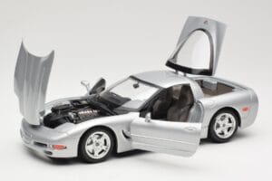 Chevrolet Corvette C5 Argento Bburago 1:18 3056 Pressofusione — immagine 2 di 8