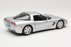 Chevrolet Corvette C5 Argento Bburago 1:18 3056 Pressofusione — immagine 3 di 8