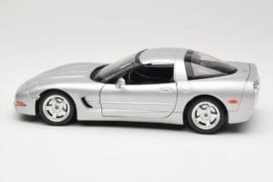 Chevrolet Corvette C5 Argento Bburago 1:18 3056 Pressofusione — immagine 4 di 8