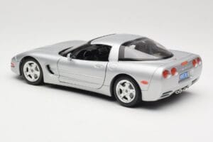 Chevrolet Corvette C5 Argento Bburago 1:18 3056 Pressofusione — immagine 7 di 8