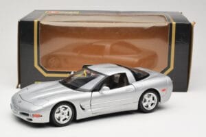 Chevrolet Corvette C5 Argento Bburago 1:18 3056 Pressofusione — immagine 8 di 8