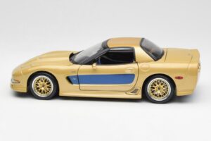 Chevrolet Corvette C5 Guldstrand Signature Edition Oro Maisto 1:18 31657 Pressofusione — immagine 4 di 8
