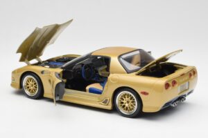 Chevrolet Corvette C5 Guldstrand Signature Edition Oro Maisto 1:18 31657 Pressofusione — immagine 5 di 8