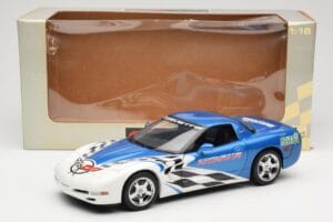 Chevrolet Corvette C5 Pace Car Rolex 24 at Daytona 1999 UT Models 1:18 39944 Pressofusione — immagine 8 di 8