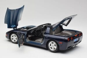 Chevrolet Corvette C5 Nassau Blu Bburago 1:18 30166 Pressofusione — immagine 5 di 8