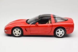 Chevrolet Corvette C5 Targa Rosso UT Models 1:18 21001 Pressofusione — immagine 4 di 8