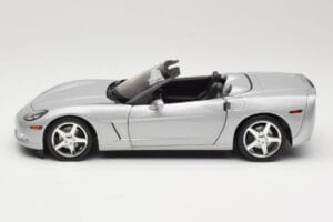 Chevrolet Corvette C6 Cabriolet Argento Hot Wheels 1:18 B6052 Pressofusione — immagine 4 di 8
