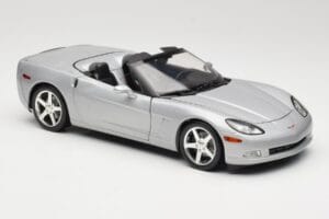 Chevrolet Corvette C6 Cabriolet Argento Hot Wheels 1:18 B6052 Pressofusione — immagine 6 di 8