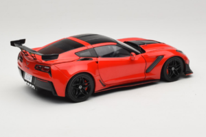 Chevrolet Corvette C7 ZR1 Torch Red IXO 1:18 18RDC243-FO Pressofusione — immagine 3 di 8