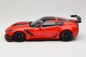 Chevrolet Corvette C7 ZR1 Torch Red IXO 1:18 18RDC243-FO Pressofusione — immagine 4 di 8