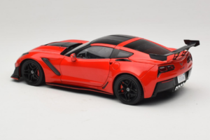 Chevrolet Corvette C7 ZR1 Torch Red IXO 1:18 18RDC243-FO Pressofusione — immagine 7 di 8