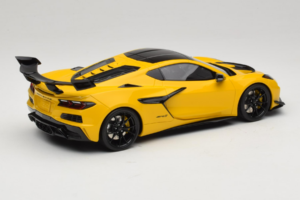 Chevrolet Corvette C8 ZR1 Giallo GT Spirit 1:18 GT528 Resina — immagine 2 di 6