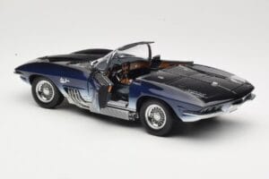 Chevrolet Corvette Mako Shark Blu Scuro UT Models 1:18 21061 Pressofusione — immagine 5 di 8