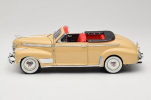 Chevrolet Deluxe Cabriolet Beige Eagle Collectibles 1:18 3022518 Pressofusione — immagine 4 di 8