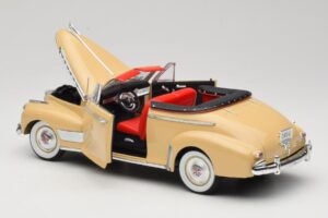 Chevrolet Deluxe Cabriolet Beige Eagle Collectibles 1:18 3022518 Pressofusione — immagine 5 di 8