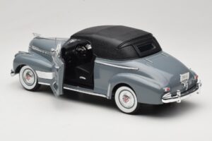 Chevrolet Deluxe Cabriolet Con Capote Grigio Eagles Race 1:18 7497276 Pressofusione — immagine 5 di 8