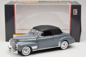 Chevrolet Deluxe Cabriolet Con Capote Grigio Eagles Race 1:18 7497276 Pressofusione — immagine 8 di 8