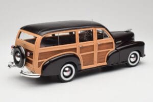 Chevrolet Fleetmaster Woody Nero & Wood Panels Maisto 1:18 43697545B Pressofusione — immagine 3 di 8