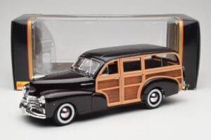 Chevrolet Fleetmaster Woody Nero & Wood Panels Maisto 1:18 43697545B Pressofusione — immagine 8 di 8