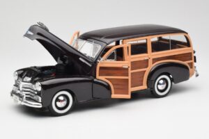 Chevrolet Fleetmaster Woody Marrone Maisto 1:18 36854 Pressofusione — immagine 2 di 8
