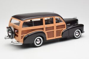 Chevrolet Fleetmaster Woody Marrone Maisto 1:18 36854 Pressofusione — immagine 3 di 8