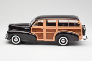 Chevrolet Fleetmaster Woody Marrone Maisto 1:18 36854 Pressofusione — immagine 4 di 8