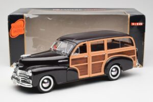 Chevrolet Fleetmaster Woody Marrone Maisto 1:18 36854 Pressofusione — immagine 8 di 8