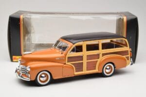 Chevrolet Fleetmaster Woody Oro Maisto 1:18 56042 Pressofusione — immagine 8 di 8
