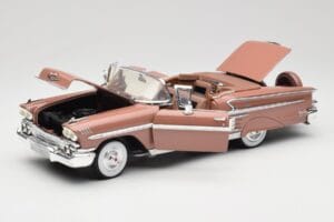 Chevrolet Impala Cabriolet Marrone Motormax 1:18 73112 Pressofusione — immagine 2 di 8