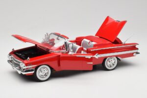 Chevrolet Impala Cabriolet Rosso Welly 1:18 9864W Pressofusione — immagine 2 di 8