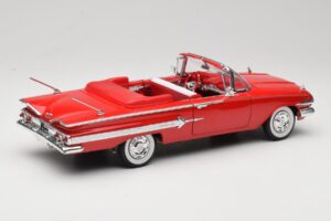Chevrolet Impala Cabriolet Rosso Welly 1:18 9864W Pressofusione — immagine 3 di 8