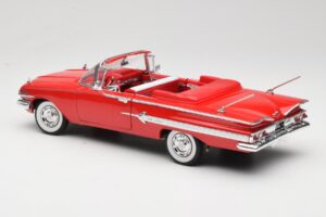 Chevrolet Impala Cabriolet Rosso Welly 1:18 9864W Pressofusione — immagine 7 di 8