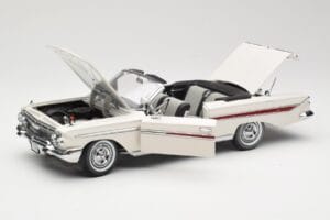 Chevrolet Impala Cabriolet Bianco Sun Star 1:18 3405 Pressofusione — immagine 2 di 8